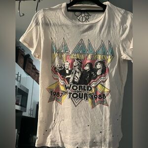 NWOT VINTAGE DEF LEPPARD “WORLD TOUR 1987-1988” GRAPHIC T-SHIRT BY CHASER 🤩✌️